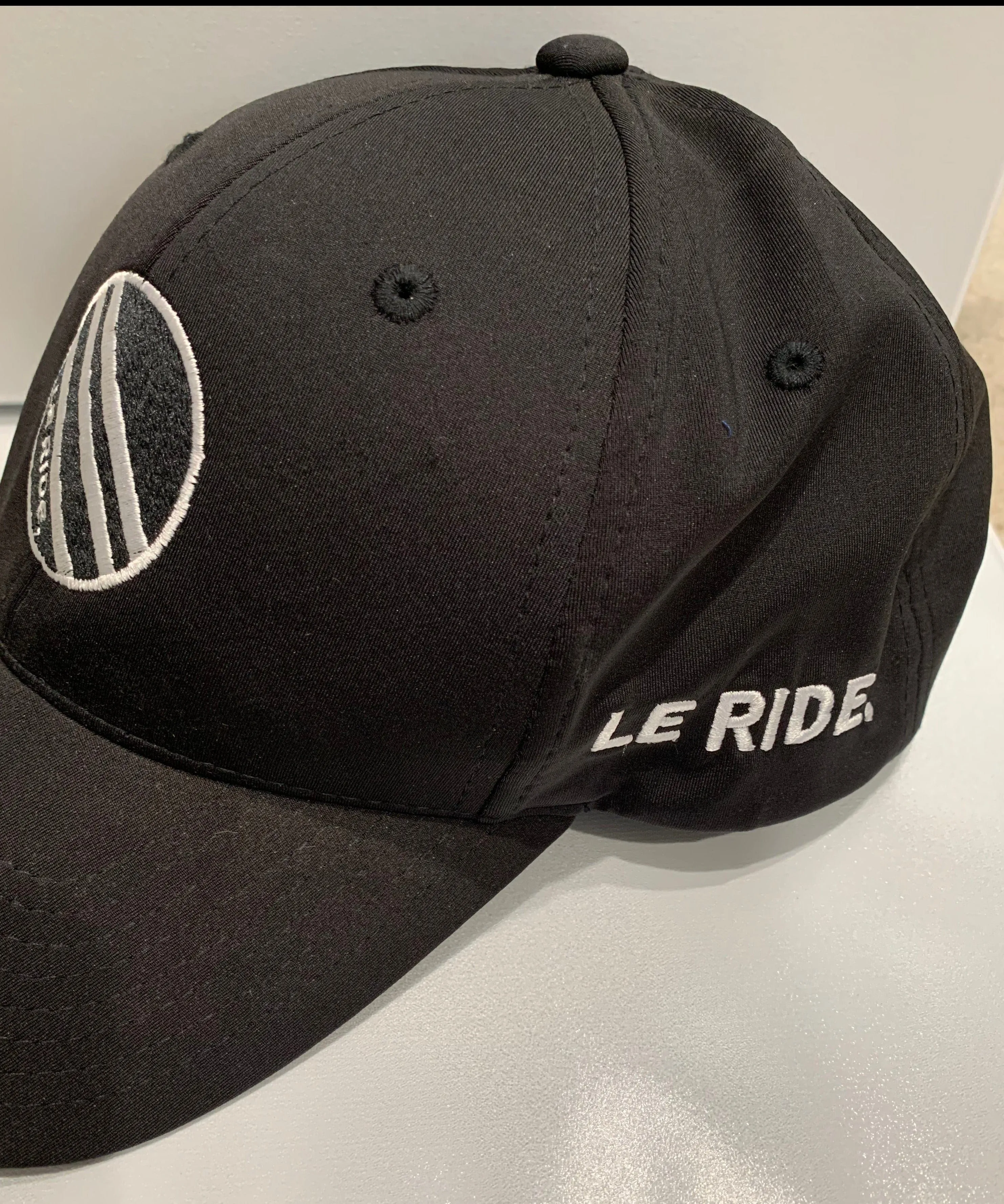 Le Ride. Baseball Cap with snapback Black