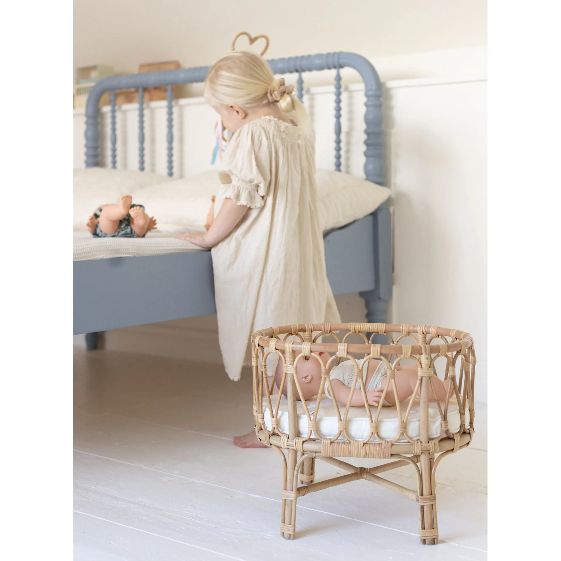 Poppie Crib Classic Collection